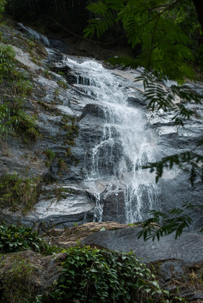 waterfall-739119_1920