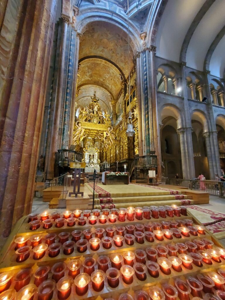 caminho de Santiago 11 inside church